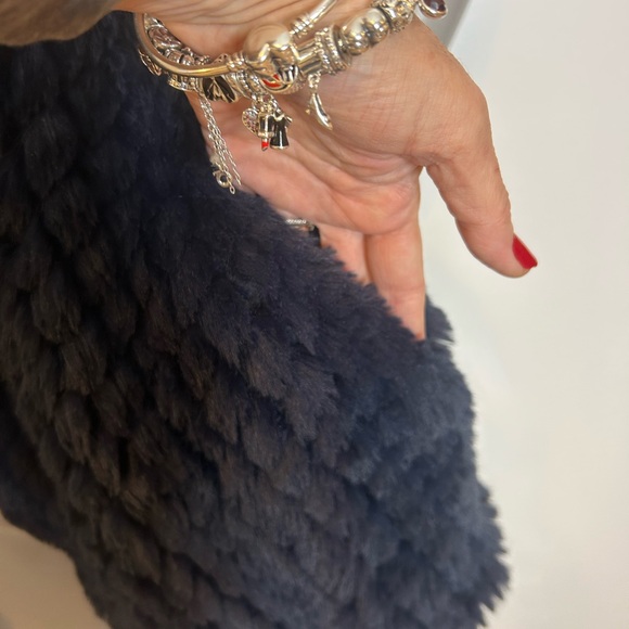 Gorgeous Dolce Cabo Midnight Blue Faux Fur Vest❤️L - Picture 5 of 14